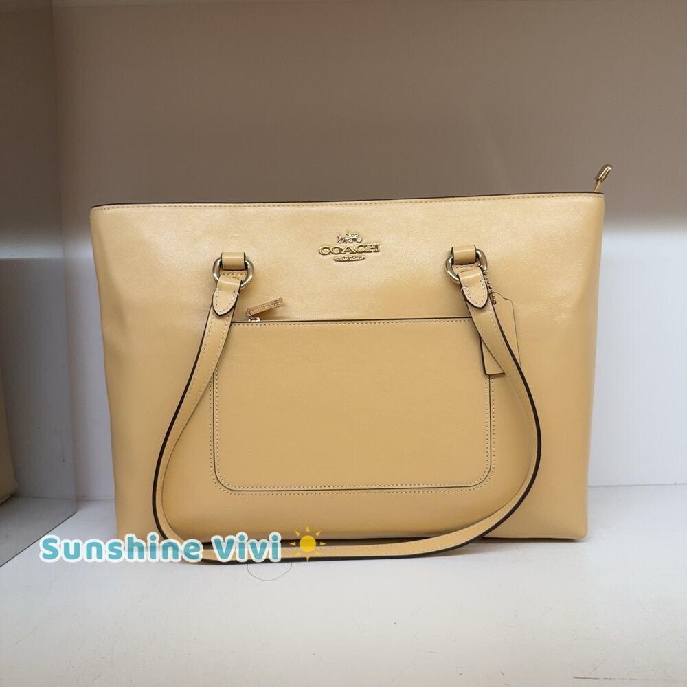NWT Coach Station Tote Bag in Shiny smooth Leather CEA65 VANILLA